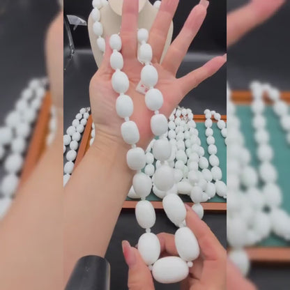 Weiße ovale Schmuckperlenkette – Glänzende Keramikoptik-Perlen, Statement-Halskette mit Verschluss, 50cm DIY Schmuckzubehör